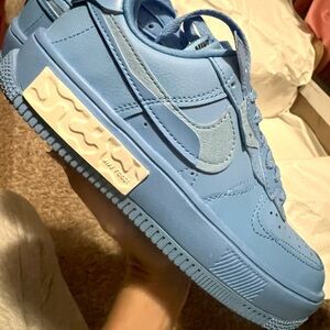 Nike blue women’s fontanka